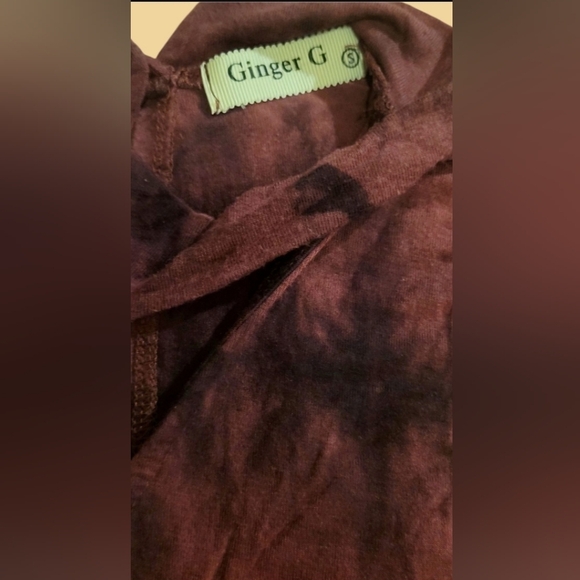 ~ CUTE ~ GINGER G BURGUNDY/BLACK TIE DYE ROMPER SZ. SM - Picture 6 of 6